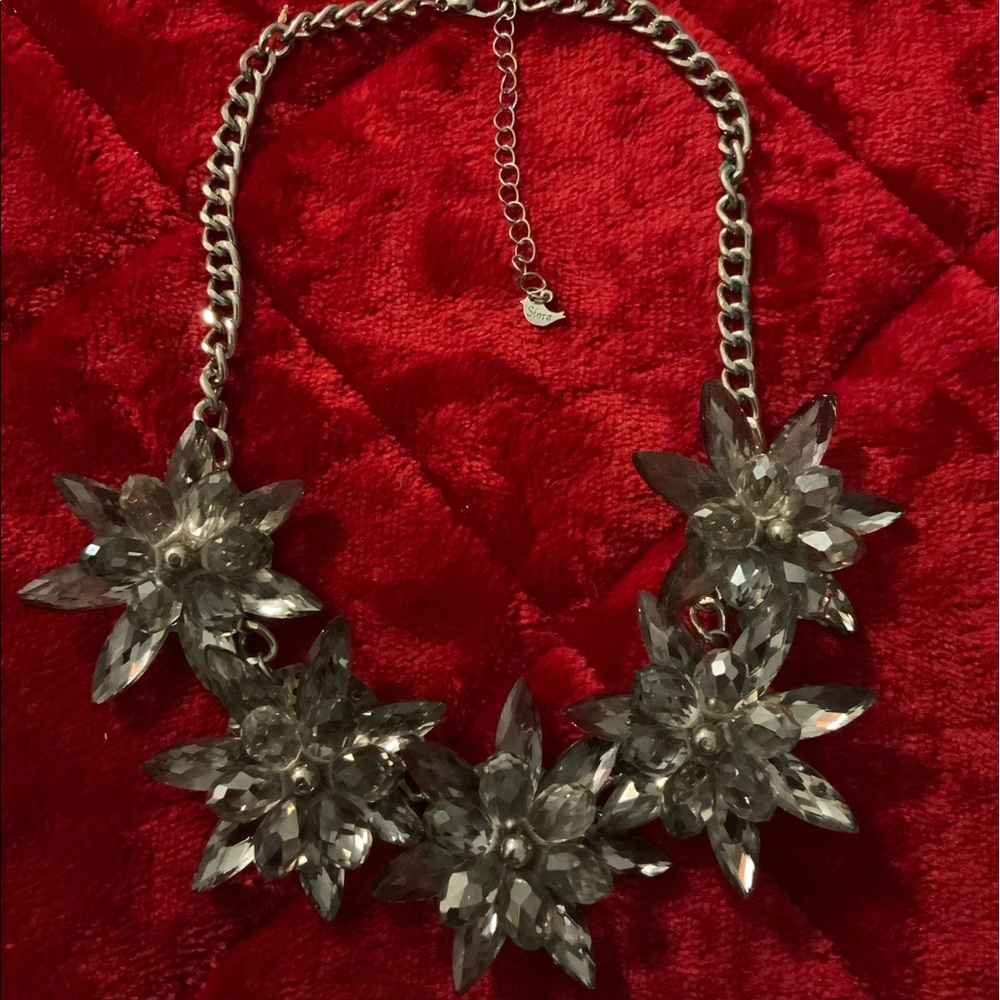 A Sweet Beautiful Sfera Necklace